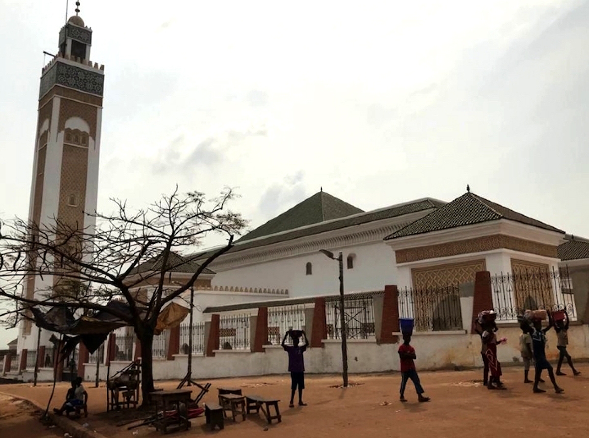 غينيا.. مسجد محمد السادس بكوناكري يفتتح رسميا بعد غد الجمعة