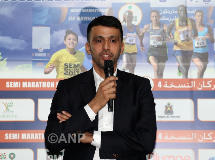 جامعة هو دو فرانس متعددة التخصصات التقنية بفالانسيان تمنح هشام الكروج الدكتوراه الفخرية