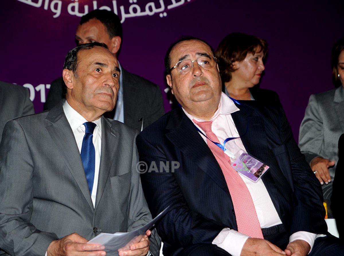  لشكر يدعو لإقناع النواب بملتمس الرقابة والخلافات تتعمق بين الأحزاب