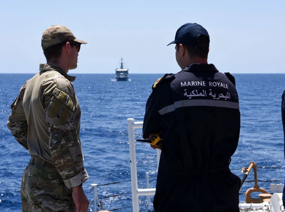 عناصر من القوات المسلحة الملكية تقدم المساعدة لـ54 مرشحا للهجرة غير الشرعية