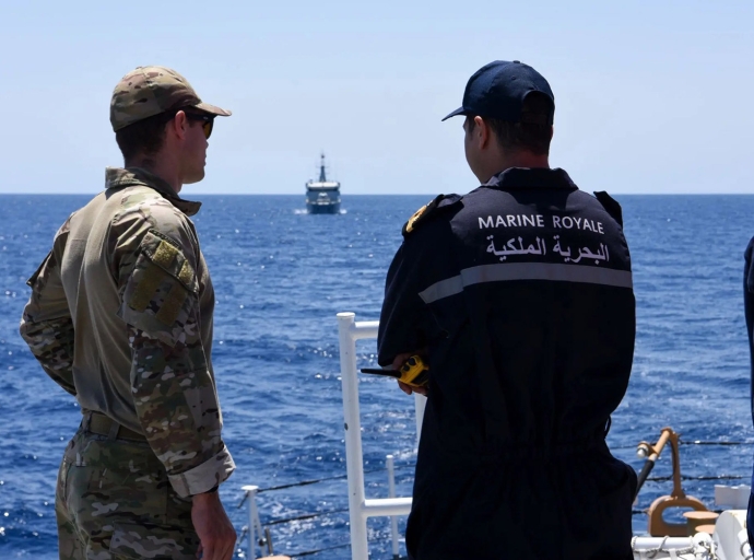 عناصر من القوات المسلحة الملكية تقدم المساعدة لـ54 مرشحا للهجرة غير الشرعية