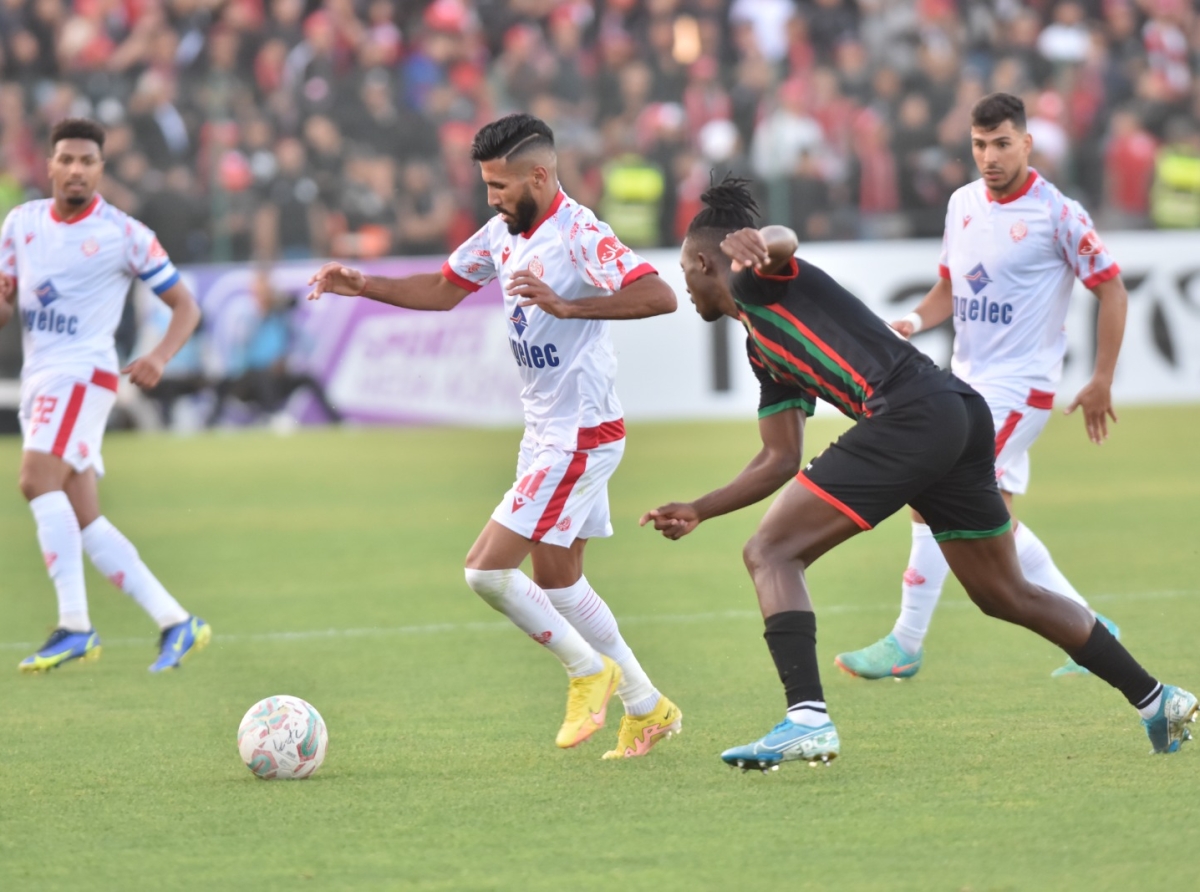 الجيش الملكي يعزز صدارته بفوز مهم على الوداد الرياضي بنتيجة (0-1)