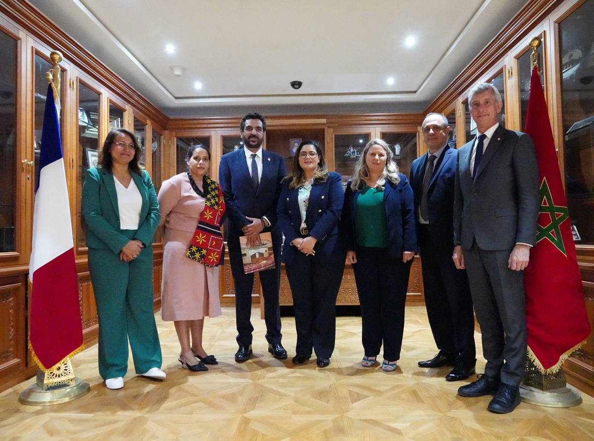 رئيسة لجنة الخارجية السيدة سلمى بنعزيز تجري مباحثات مع رئيس مجموعة الصداقة البرلمانية فرنسا - المغرب 
