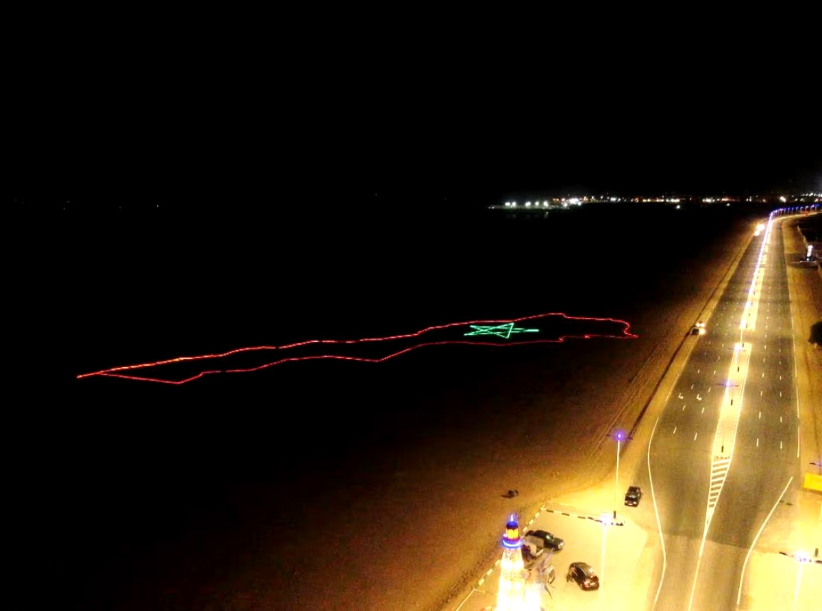 جمعية فداء الوطن تضيء مدخل مدينة بوجدور بأكبر خارطة للملكة المغربية الشريفة: تجسيد للفخر بالصحراء المغربية  