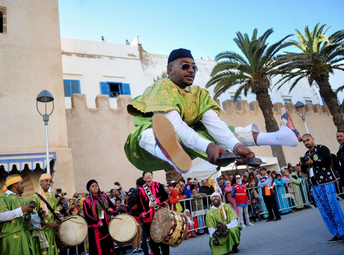 مهرجان كناوة العالمي يحتفل بالدورة الـ25 بمشاركة نخبة من أبرز الموسيقيين العالميين