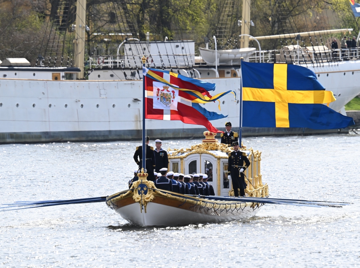 ملك الدنمارك فريدريك والملكة ماري يصلان إلى ستوكهولم في زيارة رسمية