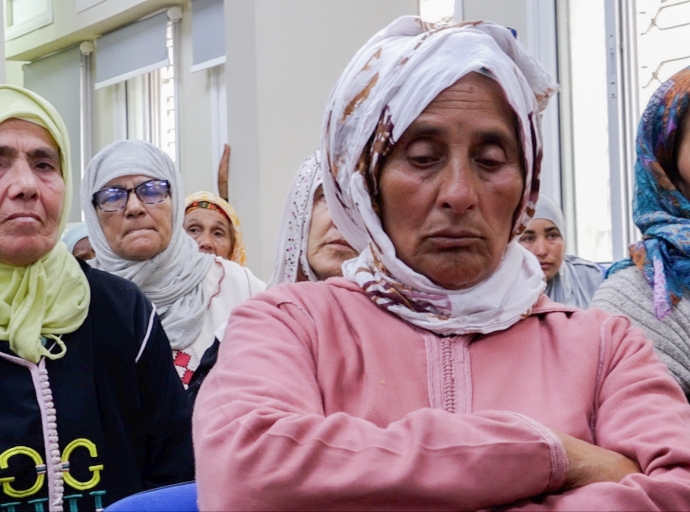 معاناة الباعة المتجولين: حياة بين الصمود والتحديات..أمراض مزمنة وتشرد