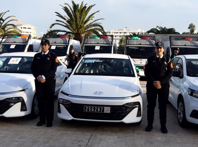 ولاية البيضاء تحتفي بالذكرى 69 لعيد الاستقلال بتوزيع سيارات جديدة على رجال الأمن والدرك